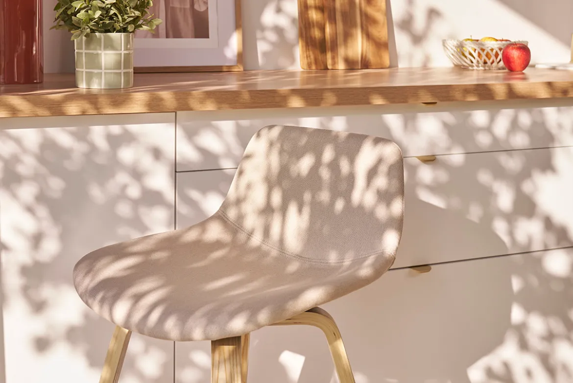 Tabourets de bar scandinaves beige et bois clair H65 cm (lot de 2) NONIE