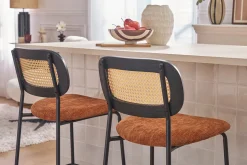 Tabourets design en tissu effet velours texturé terre brulée, métal noir et cannage rotin (lot de 2) MIRANDA