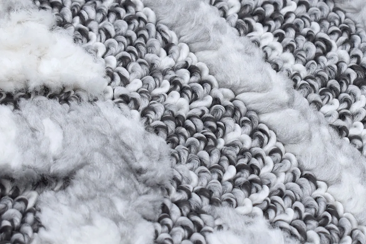 Tapis berbere avec motifs en relief blanc et gris 160 x 230 cm ERGA