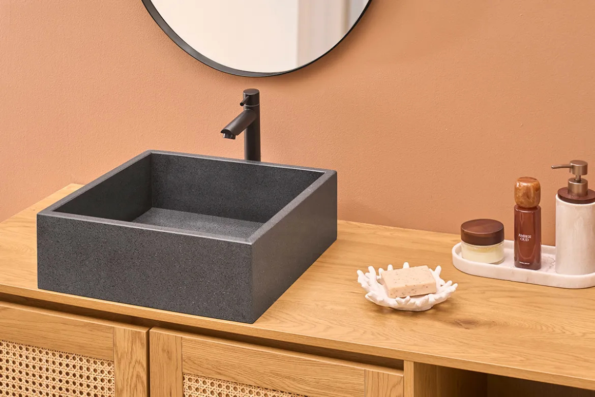 Vasque carrée en terrazzo noir L40 cm LOUSSA
